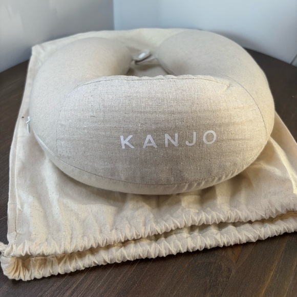Kanjo Tan Neck Pillow - Picture 2 of 6